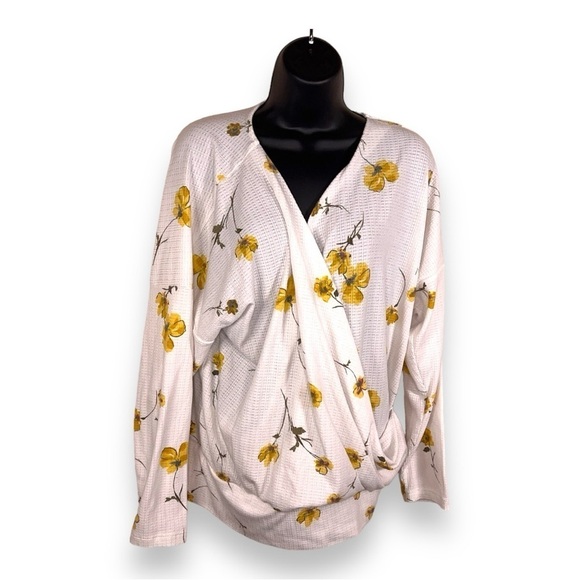 XL WHITE YELLOW FLORAL TOP MAURICES DRAPED STYLE STRETCH - Picture 1 of 12